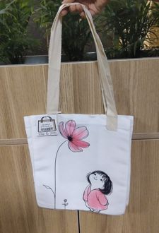 کیف پارچه‌ای 3 طرفه کاست (طرح دختر و گل صورتی، کد 2209)