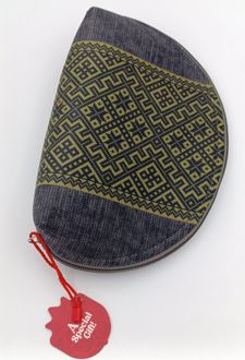 کیف نیم‌دایره مخمل بند‌چرمی (انار چاپ) طوسی‌زرد منقش