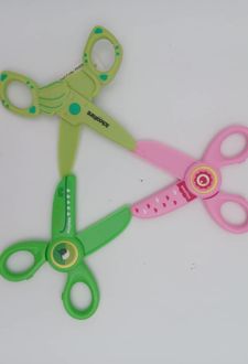 قیچی تیغه پلاستکی طرح حیوانات اسکول فنز - (آبی)