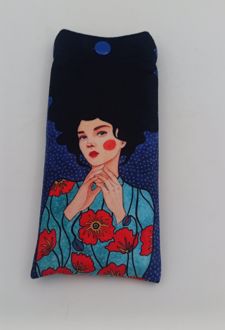 کاور‌عینک پارچه‌ای دکمه‌دار (انارچاپ) سرمه‌ای دختر