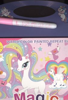 کتاب جادویی نقاشی‌های پونی (همراه با ماژیک جادویی)