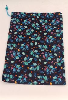 کاور کتاب مخملی سایز 28*20 (انار چاپ) مشکی گل‌گلی